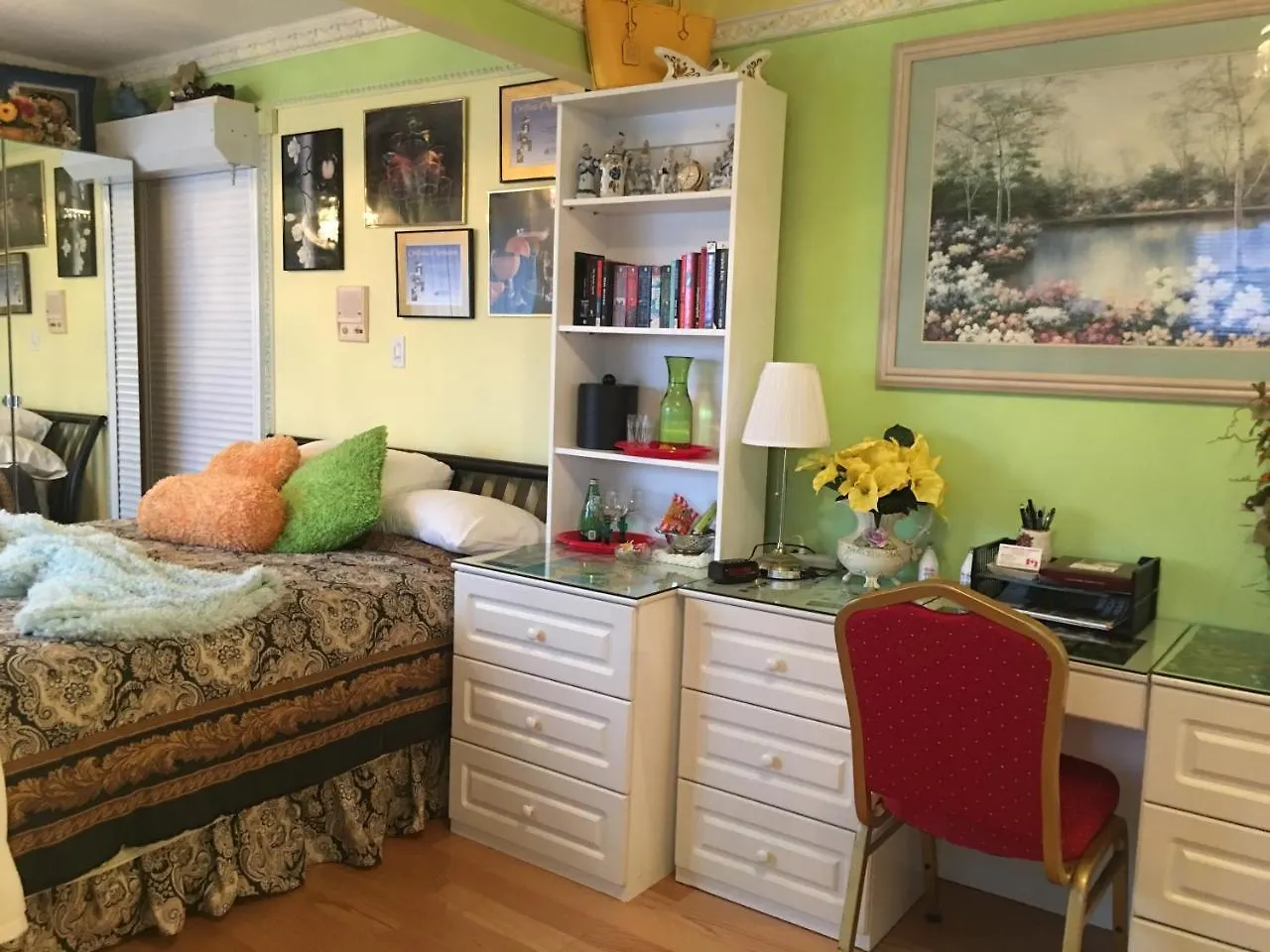 Diana'S Luxury Bed And Breakfast Vancouver Bed & Breakfast